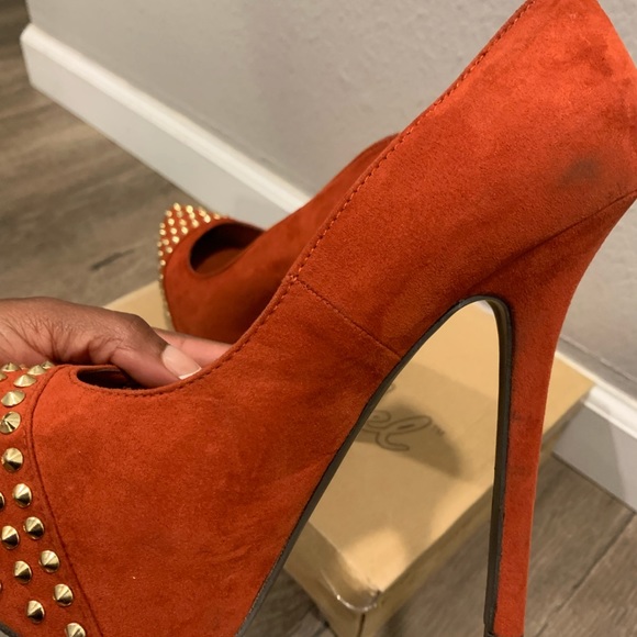 Orange heels - Picture 5 of 5